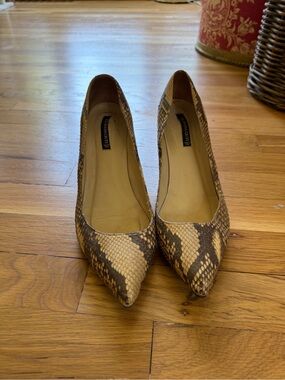 Snakeskin-Print Pointed-Toe Pumps in Tan and Brown